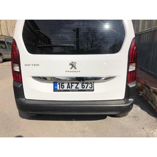 Moldura de acero inoxidable sobre la matrícula Peugeot Partner/Rifter 2019- foto 3