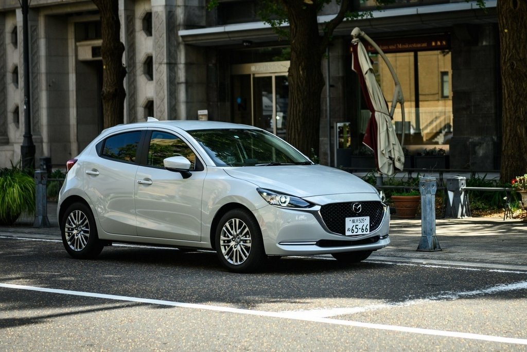 Actualizado xetchbek Mazda 2
