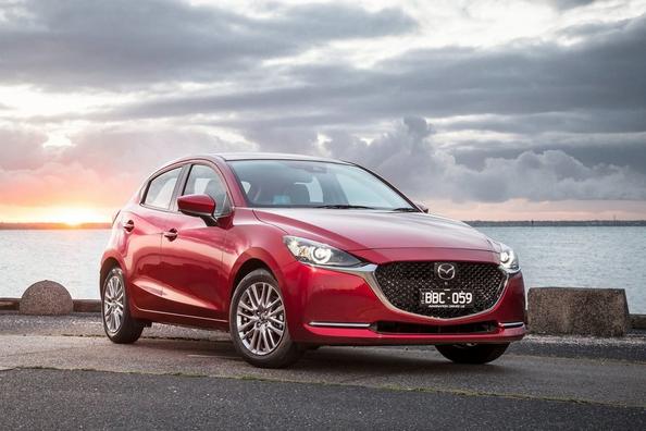 Actualizado xetchbek Mazda 2