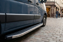 Renault Master 2011-2023 Estribos Laterales BlackLine (2 uds. Aluminio) foto 1