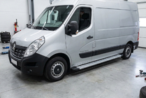 Renault Master 2011-2023 Estribos Laterales Maya V2 (2 uds., Aluminio) foto 1