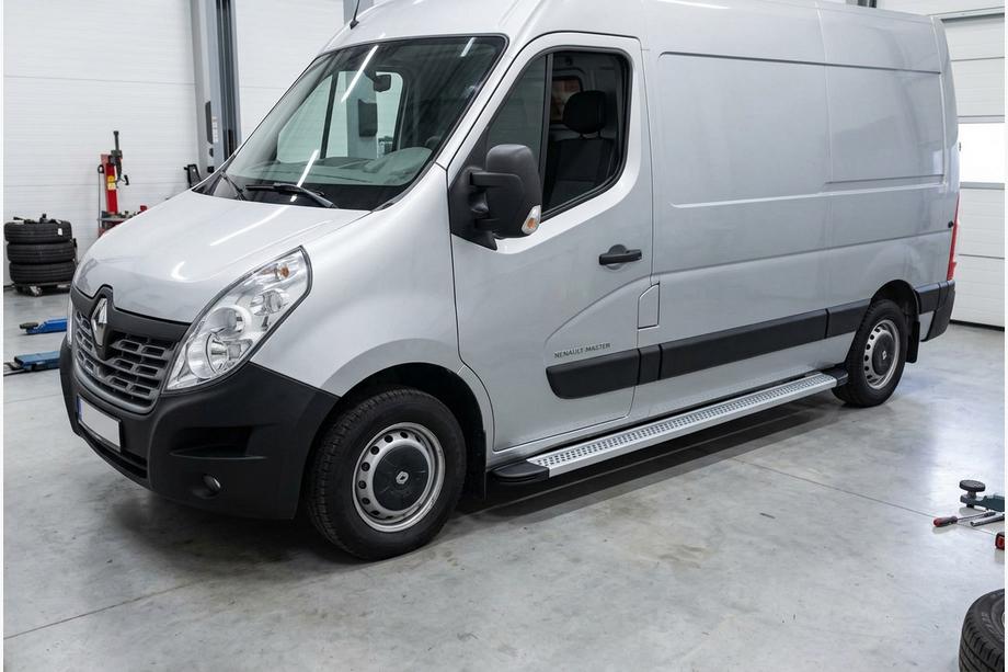 Renault Master 2011-2023 Estribos Laterales Maya V2 (2 uds., Aluminio) Image