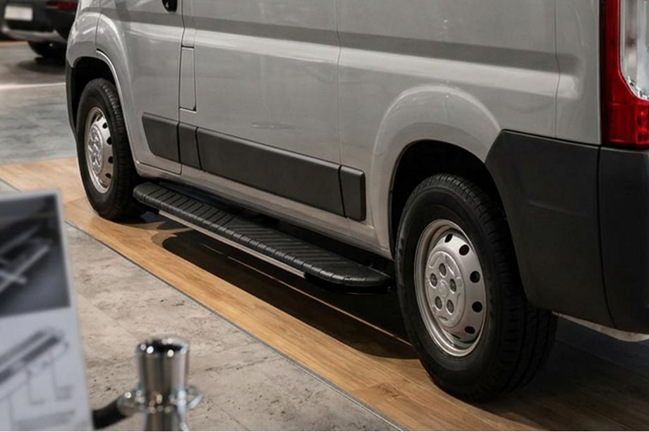 Fiat Ducato 2006-2025 Estribos laterales Bosphorus Grey (2 uds., aluminio) Image