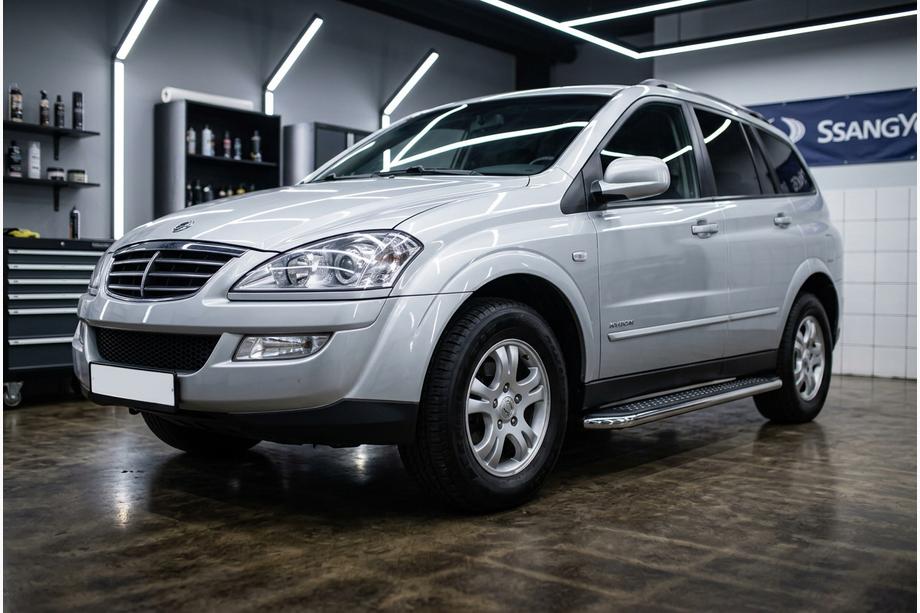 SsangYong Kyron 2005-2014 Estribos Laterales Maydos V2 (2 uds., Aluminio y Acero Inoxidable) Image