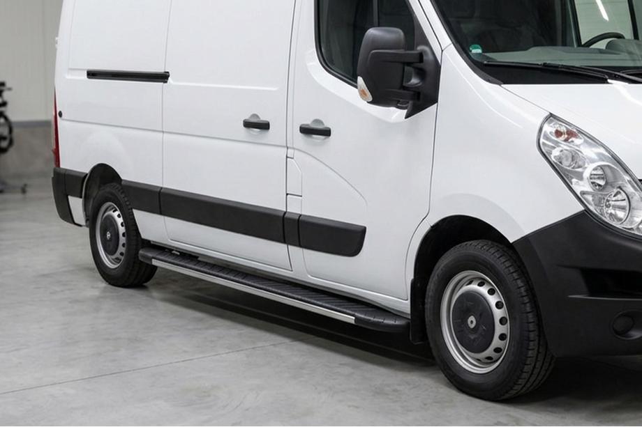 Nissan NV400 2010-2024 Estribos laterales Bosphorus Grey (2 uds., aluminio) Batalla Larga Image