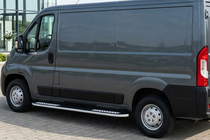 Fiat Ducato 2006-2025 Estribos Laterales Tayga V2 (2 uds., Aluminio) foto 1