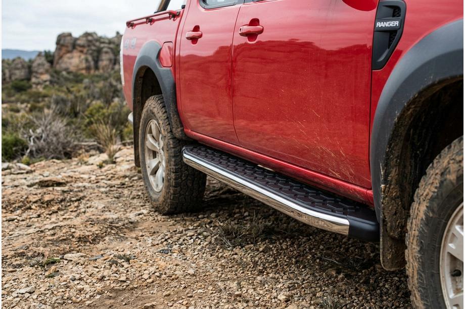 Ford Ranger 2007-2011 Estribos Laterales BlackLine (2 uds., Aluminio) Image