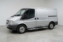 Ford Transit 2000–2014 Estribos Laterales Tayga V2 (2 uds., Aluminio) foto 1