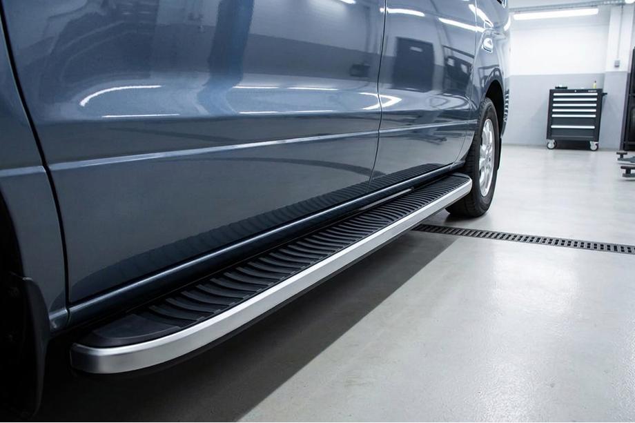 Hyundai H300, H1, Starex 2008-2020 Estribos Laterales Tayga Grey (2 uds., Aluminio) Image