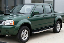 Nissan NP300 1999-2015 Estribos Laterales BlackLine (2 uds., Aluminio) foto 1