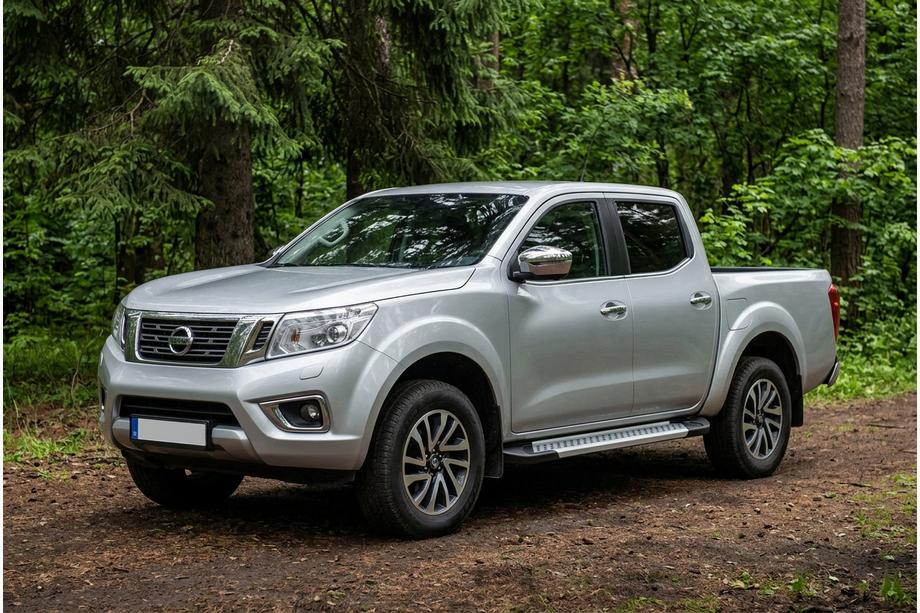 Nissan Navara/NP300 2016- Estribos Laterales New Vision Grey (2 uds., Aluminio) Image