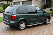 Chrysler Voyager 2001-2007 Estribos Laterales Maydos V2 (2 uds., Aluminio) foto 1