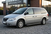 Chrysler Voyager 2001-2007 Estribos Laterales BlackLine (2 uds., Aluminio) foto 1