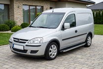 Opel Combo 2002–2012 Estribos BlackLine (2 uds., aluminio) foto 1