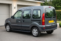 Renault Kangoo 1998-2008 Estribos Laterales Tayga Black (2 uds., Aluminio) foto 1