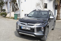 Mitsubishi L200 2015-2024 Deflector de capó (2019+, EuroCap) foto 11