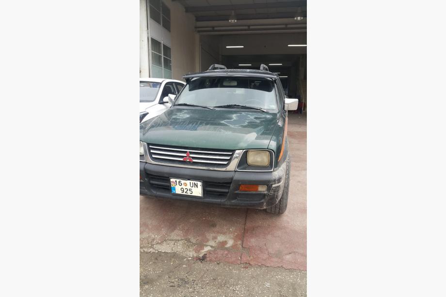 Mitsubishi L200 1996-2006 Visera parabrisas (negro brillo, 5mm) Foto 3