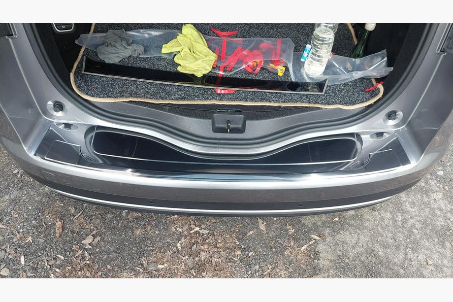Renault Scenic/Grand 2016–2025 Protector de Parachoques Trasero Carmos (Grand, Acero Inoxidable) Image