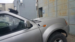 Nissan NP300 1999-2015 Visera parabrisas (negro brillo, 5mm) foto 10