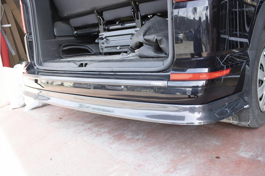 Volkswagen T6 2015-2024 Cubierta de parachoques trasero EuroCap efecto carbono (ABS) Foto 12