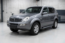 SsangYong Rexton I 2001-2017 Estribos Laterales New Vision Black (2 uds., Aluminio) foto 1