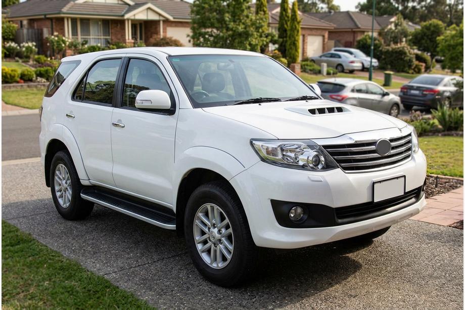Toyota Fortuner 2006-2015 Estribos Laterales Tayga Grey (2 uds., aluminio) Foto 1
