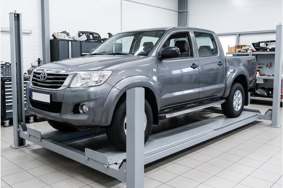 Toyota Hilux 2006-2015 Estribos Laterales BlackLine (2 uds., Aluminio) Image