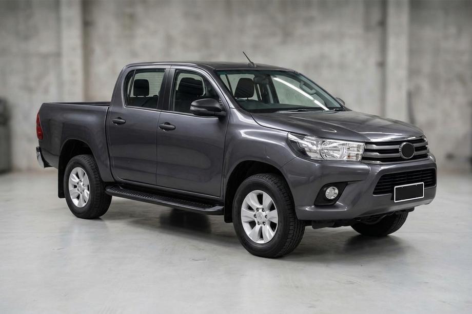 Toyota Hilux 2015- Estribos Laterales Tayga Black (2 uds., Aluminio) Image
