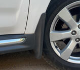 Mitsubishi Outlander 2006-2012 Guardabarros Premium para estribo ancho (4 uds) foto 2