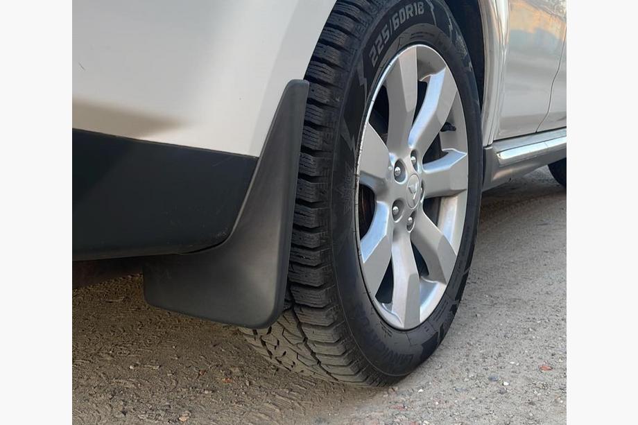 Mitsubishi Outlander 2006-2012 Guardabarros Premium para estribo ancho (4 uds) Image