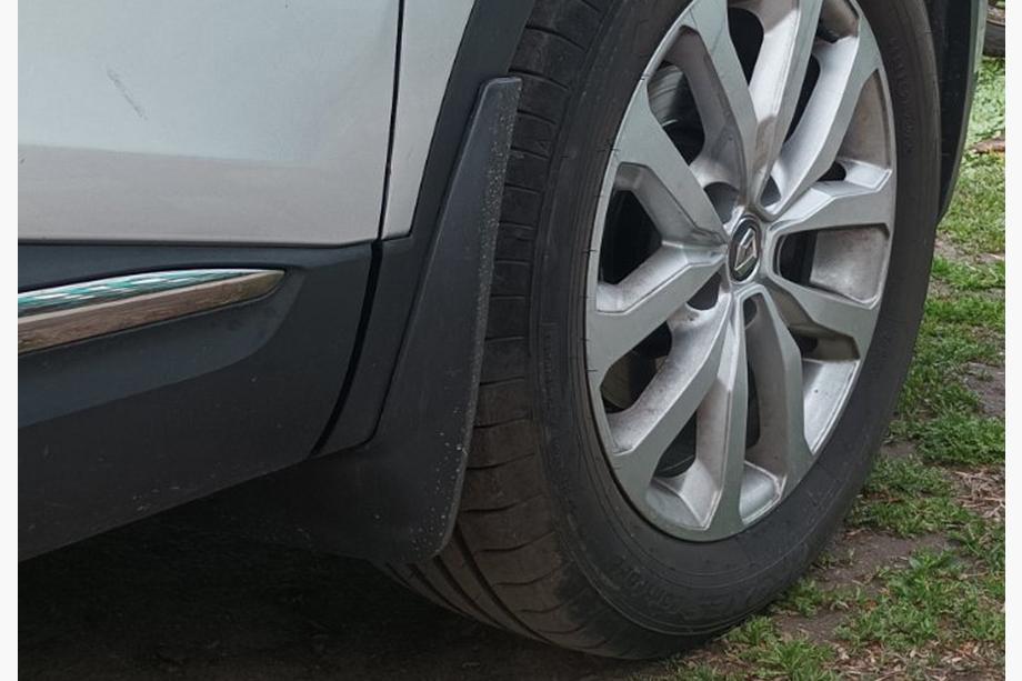 Renault Kadjar 2015-2022 Guardabarros originales Premium V1 (juego de 4) Image