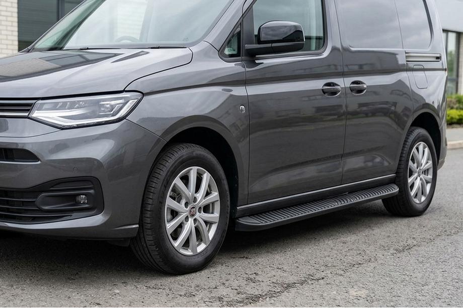 Opel Combo 2019- Estribos Laterales Tayga Black (2 uds., Aluminio) Image
