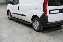 Opel Combo 2012-2018 Estribos Laterales Tayga Black (2 uds., Aluminio) foto 1