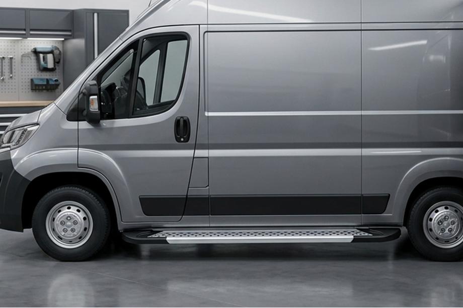 Citroen Jumper 2007-2025 Estribos Laterales New Vision Grey (2 uds., Aluminio) Batalla Larga Foto 1