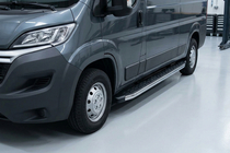 Citroen Jumper 2007-2025 Estribos Laterales BlackLine (2 uds., Aluminio) foto 1
