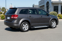 Dodge Journey 2008-2020 Estribos Laterales New Vision Grey (2 uds., Aluminio) foto 1