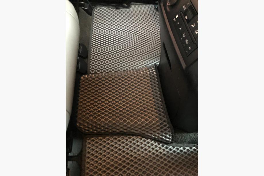 Toyota Sequoia 2007-2022 Alfombrillas de poliuretano 3 filas (EVA, negras) Fila central - Pasillo Foto 13