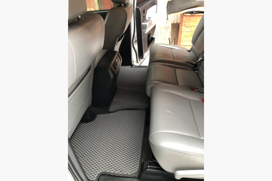 Toyota Sequoia 2007-2022 Alfombrillas de poliuretano 3 filas (EVA, negras) Fila central - Pasillo Foto 16