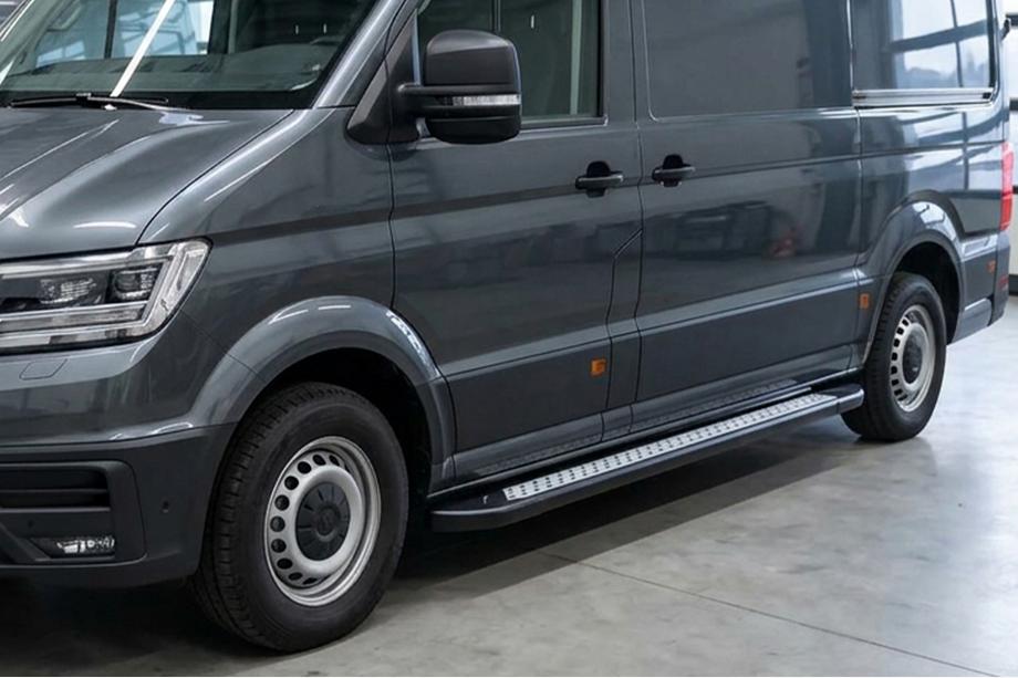 Man TGE 2017- Estribos Laterales New Vision Black (2 uds., Aluminio) Largo/ExtraLargo Image