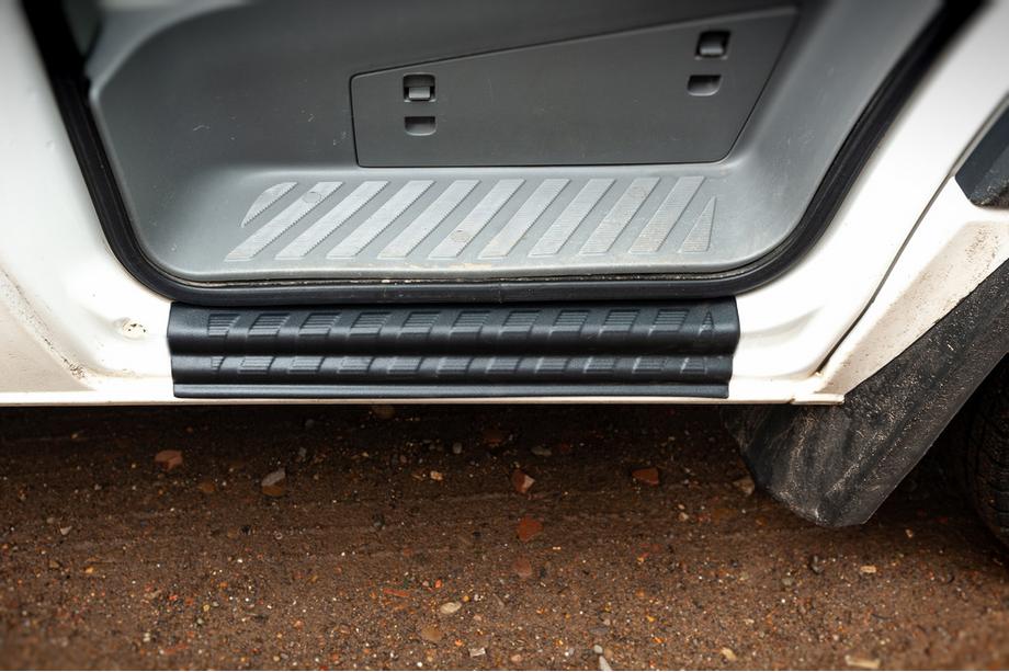 Mercedes Sprinter W906 2006–2018 Cubiertas de estribos EuroCap (2 uds, ABS) Image