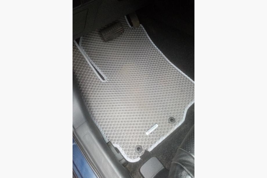 Mitsubishi Outlander 2012-2021 Alfombrillas EVA (Gris) Image