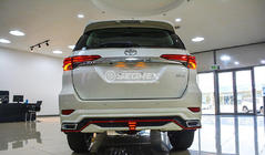 Toyota Fortuner 2015- Kit de carrocería Lexus-TRD V2 (para 2015-2020) foto 3
