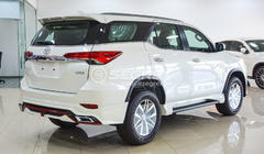 Toyota Fortuner 2015- Kit de carrocería Lexus-TRD V2 (para 2015-2020) foto 5