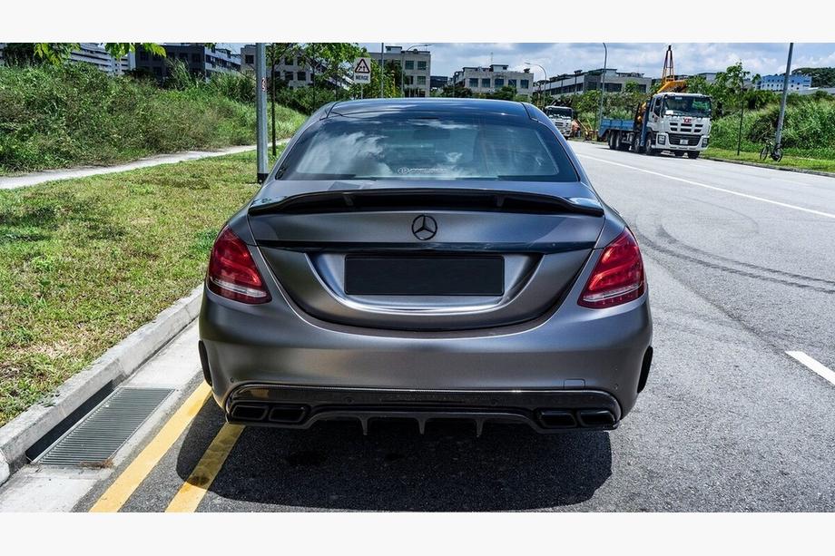 Mercedes C-class W205 2014-2021 Kit de carroceria con parachoques trasero completo (diseño Black Mamba C63GT) Foto 9