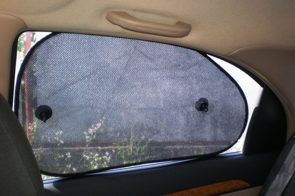 Cortinas de coche con ventosas y sus características.