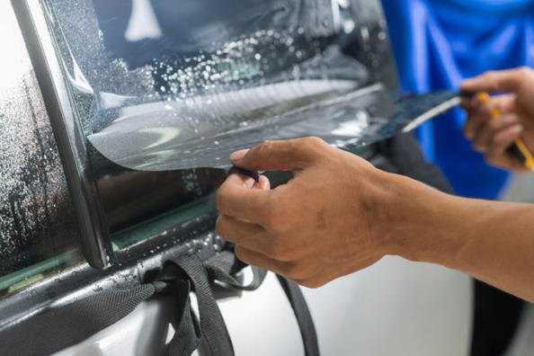 Teñido de vidrio de coche de bricolaje