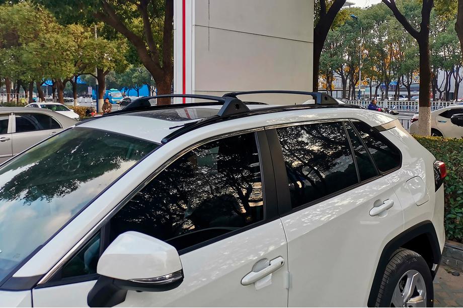 Toyota Rav 4 2019–2025 Barras de techo transversales OEM para rieles de techo integrados (2 uds) Foto 5