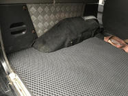 Nissan Patrol Y60 1988–1997 Alfombrilla de Maletero Larga (EVA, Negra) foto 4