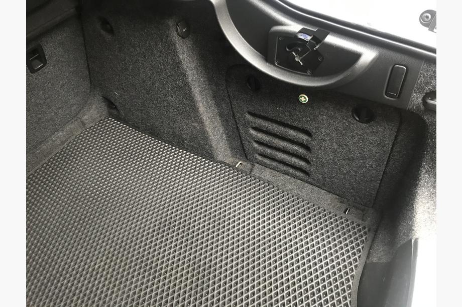 Skoda Superb 2009-2015 Alfombrilla de maletero Liftback (EVA, Negro) Foto 4