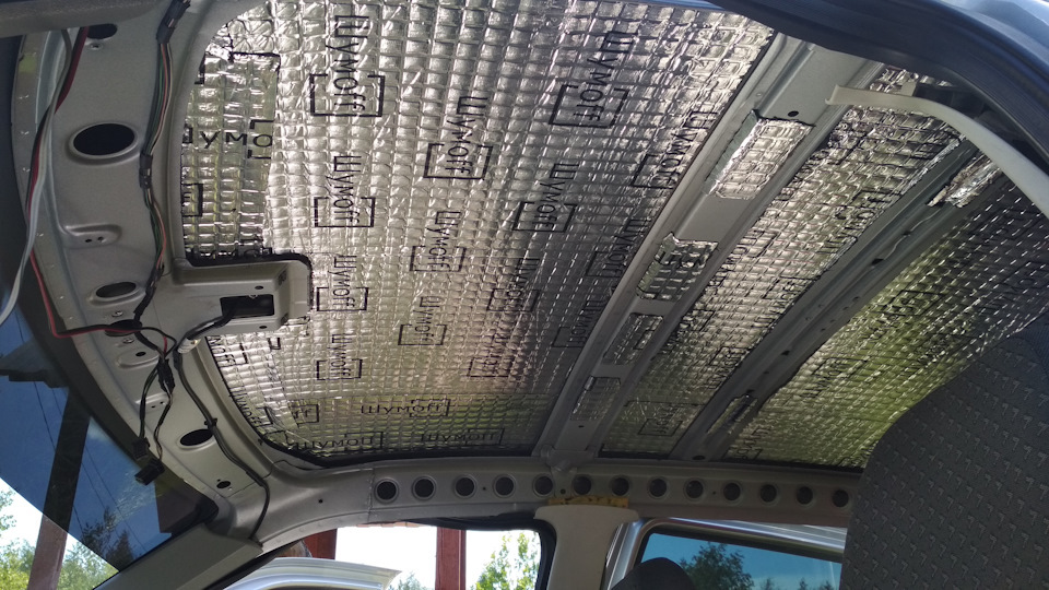 Insonorización del techo del automóvil de bricolaje